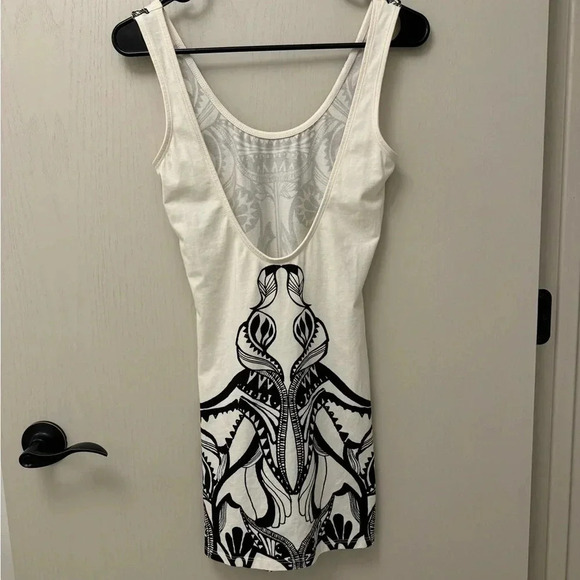 Free People Bodycon Low Back Symmetrically Printed Mini Dress Great Condition - Picture 5 of 7